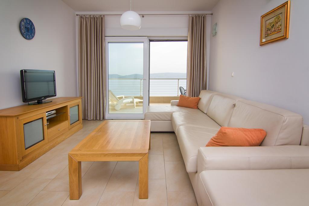 Apartments Vela Sollis Marusici  Buitenkant foto