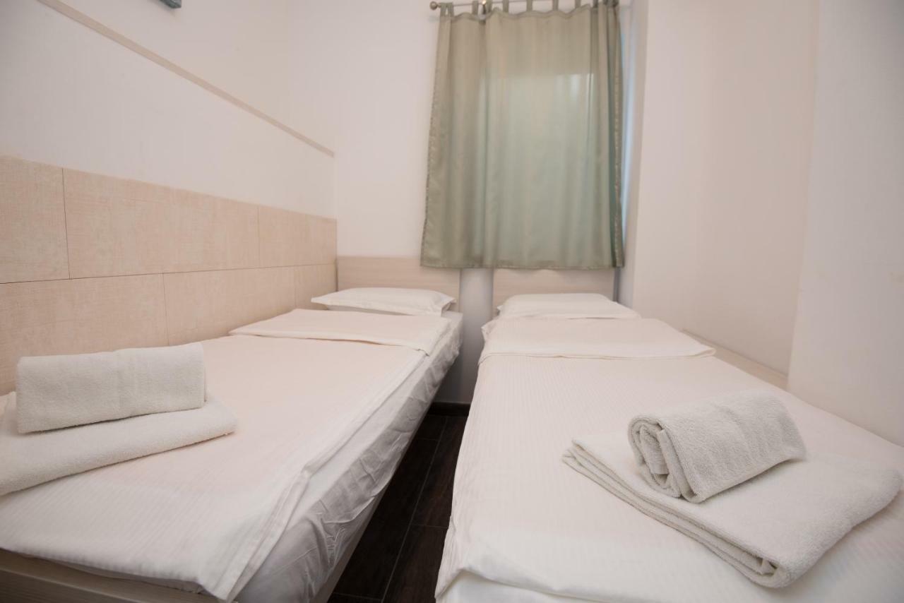 Apartments Vela Sollis Marusici  Buitenkant foto